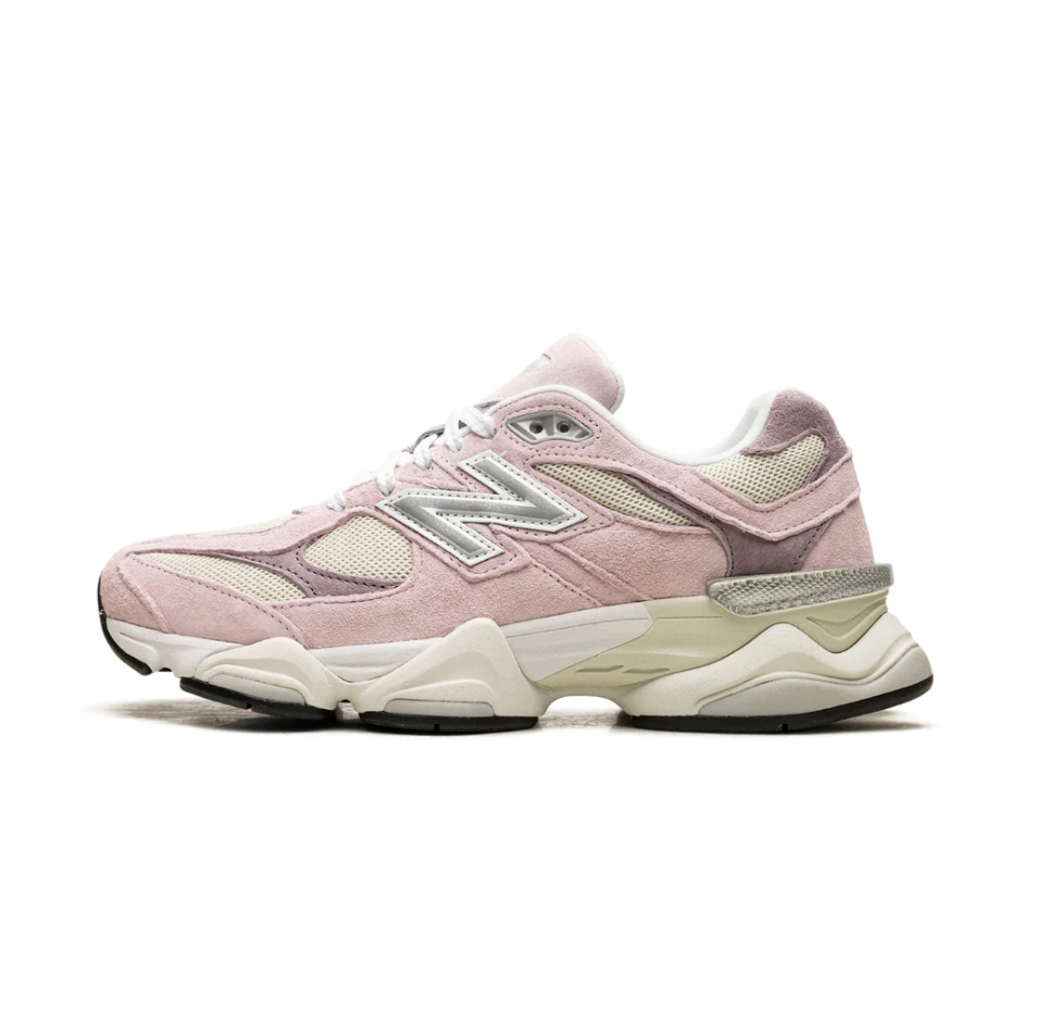 LacedUp Sneakers NB 9060