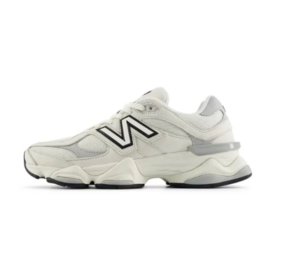 LacedUp Sneakers NB 9060
